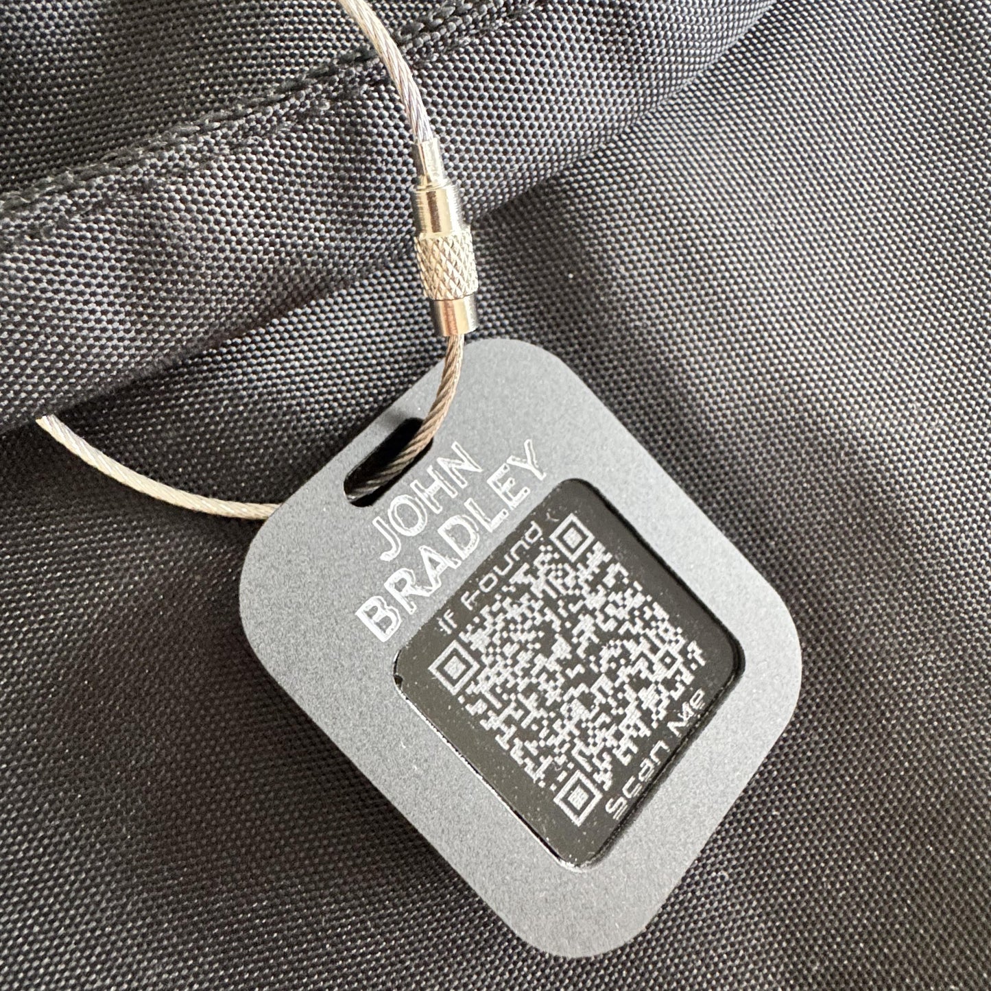 Luggage Tag | QR Code | Custom | 6mm in Matt Black with Grey Text